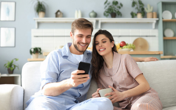 Соседи вошли в чат: как устроены площадки общения по дому