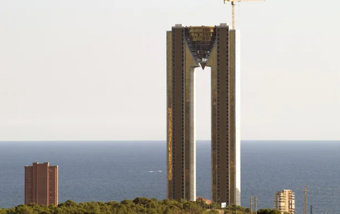 В Испании закончено строительство самого высокого в Европе жилого здания