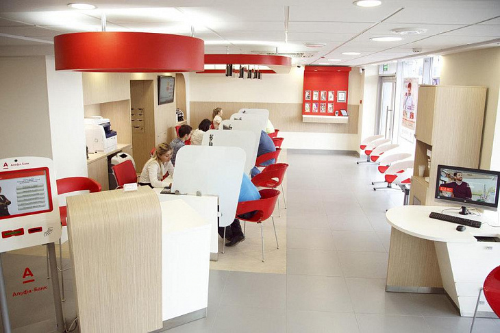 Эксперт рассказал, куда россияне перекладывают деньги 