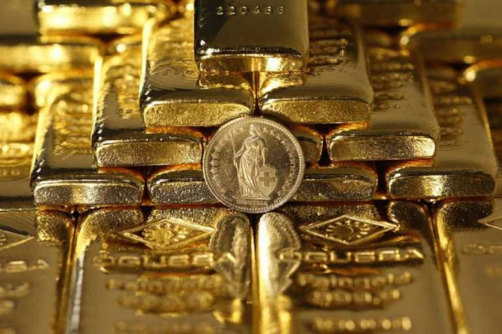 Эксперты указали оптимальную долю золота в портфелях российских инвесторов
