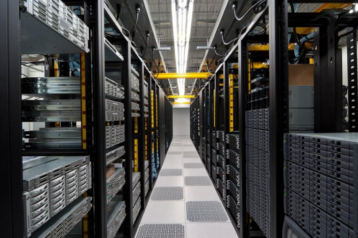 Власти обяжут иностранные IT-компании открывать представительства в России