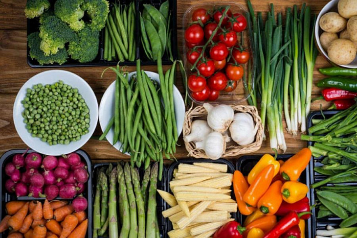 Минпромторг отметил активное снижение цен на продукты «борщевого набора»