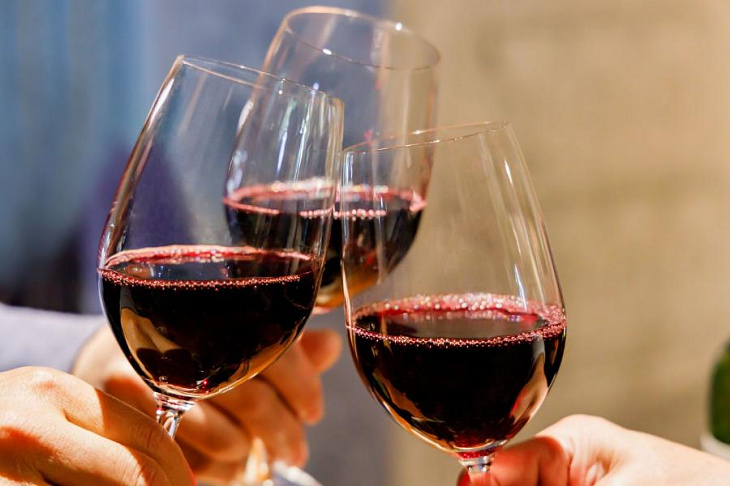 Вино и спирт оказались безопаснее для сердца, чем пиво