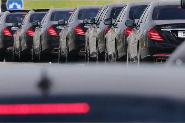 Wheely проехал мимо остановки