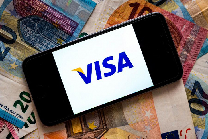 Visa: россияне меньше экономят, надеются удержать доходы и привыкли покупать онлайн