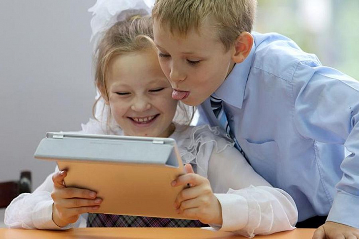 Минпросвещения начало разработку аналога TikTok для школьников