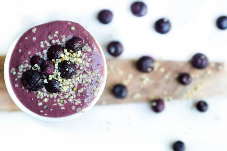 Никаких смузи: врачи назвали самые вредные продукты для завтрака