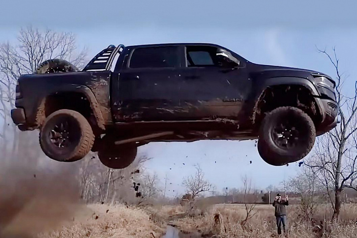 Блогера оштрафовали на $53 тыс. за внедорожные тесты Ram 1500 TRX 