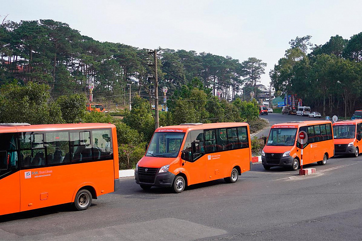 На дороги Вьетнама вышли маршрутные «Газели» из России 