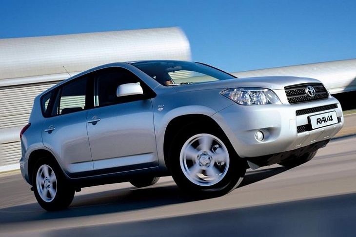 Можно ли купить подержанный Toyota RAV4 по цене новой Lada Niva Travel