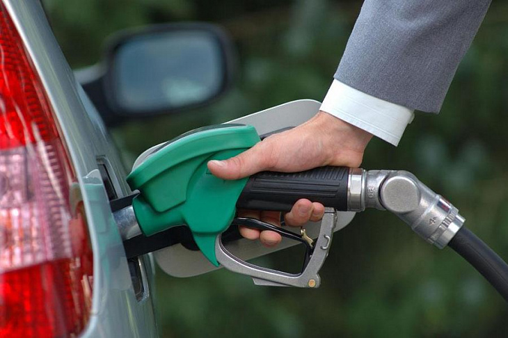 Потребление бензина в крупных городах России упало на 35–50%