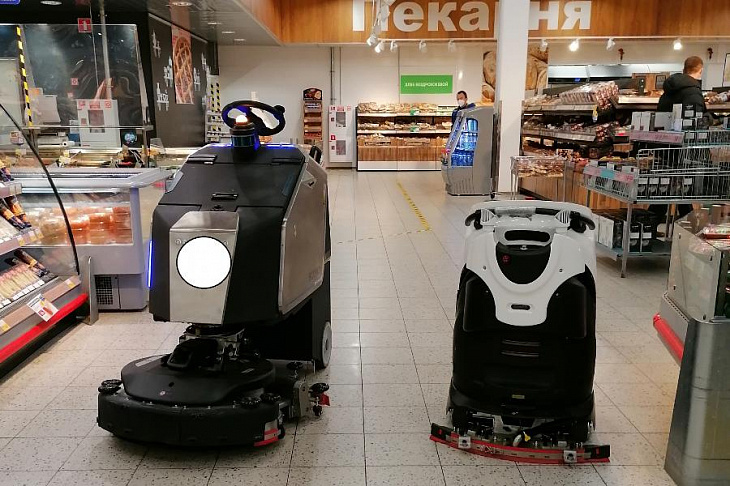 «Лента» тестирует роботов-уборщиков из Китая