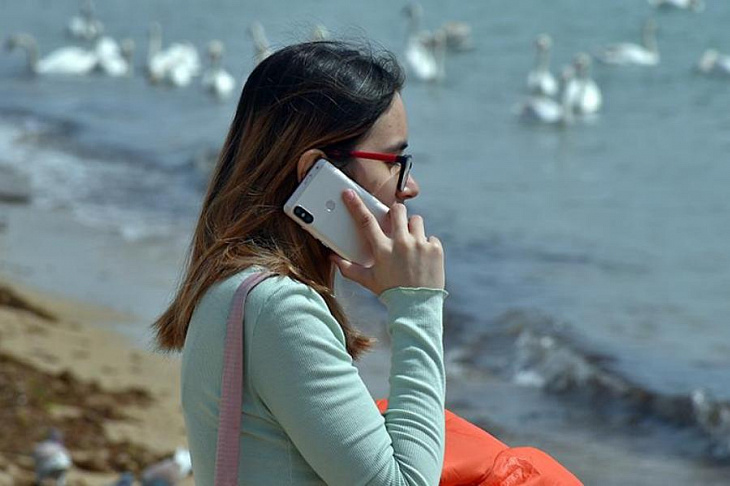 Эксперт рассказал о способах спасти утопленный смартфон