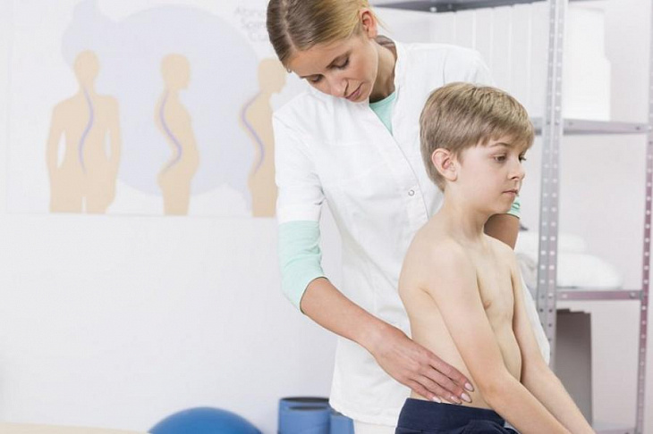 Как отличить сколиоз от нарушения осанки