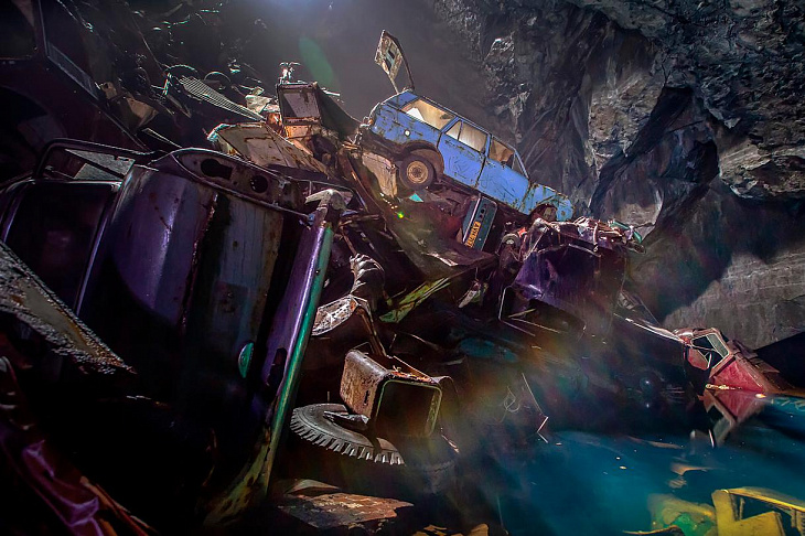 Красота против времени. Самые необычные кладбища автомобилей