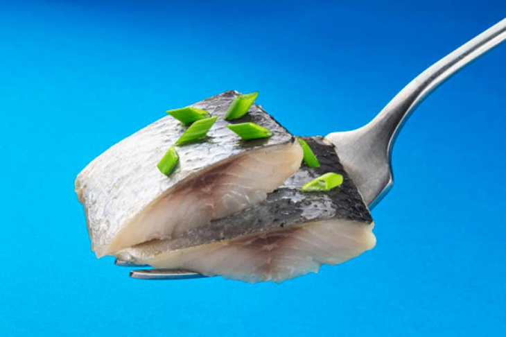 Изобретена вилка, делающая еду солёной