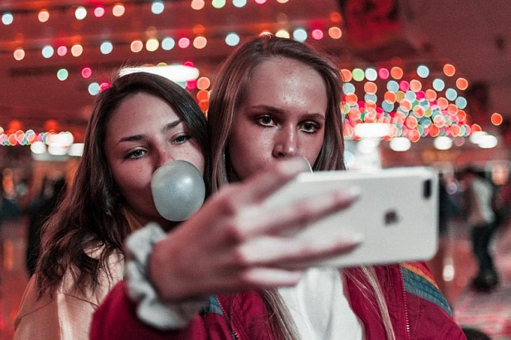 Датские эксперты обнаружили в 70% жвачки опасные вещества