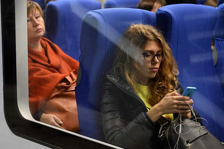 Опрос показал, сколько времени россияне проводят в соцсетях