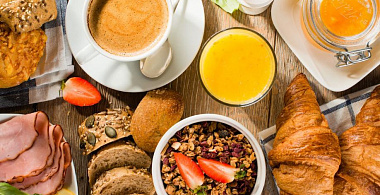 Почему завтрак в европейских отелях называют «континентальным»?