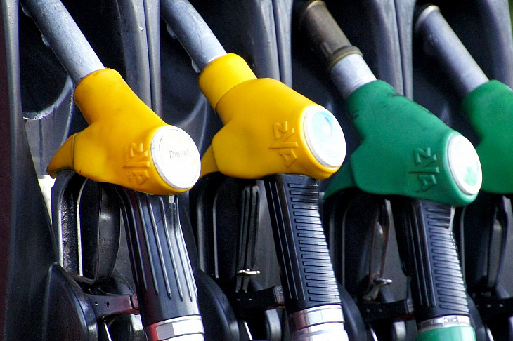 Цены на бензин в России за неделю выросли на 4 копейки