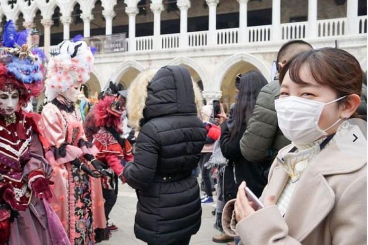 Фейковые новости о коронавирусе заполонили соцсети