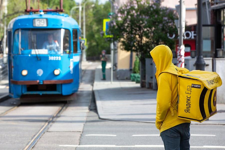 «Яндекс Go» тестирует доставку непродовольственных товаров за 15 минут