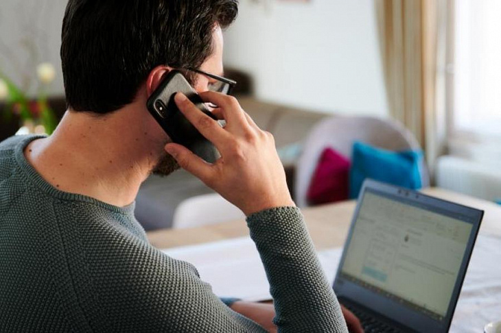 Врач рассказала о побочных эффектах работы в онлайн-режиме