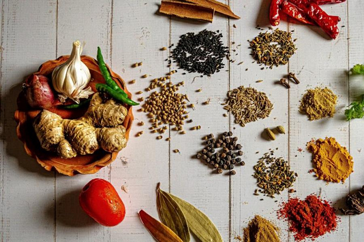 Нутрициологи призвали не жалеть при готовке приправ