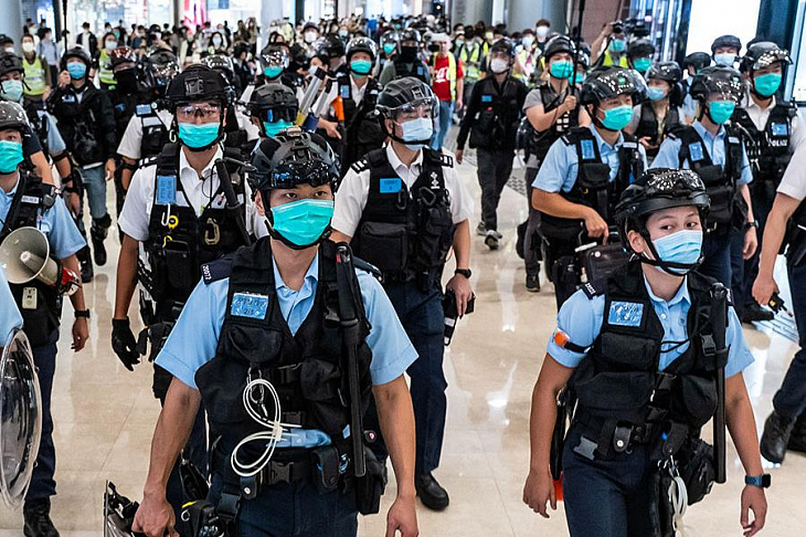 Политика волков и масок: как Китай защищает свою репутацию в кризис