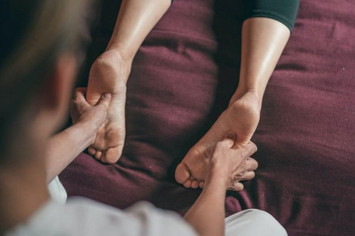 Плоскостопие, косточка на стопе, «синдром короткой ноги»: чем это опасно