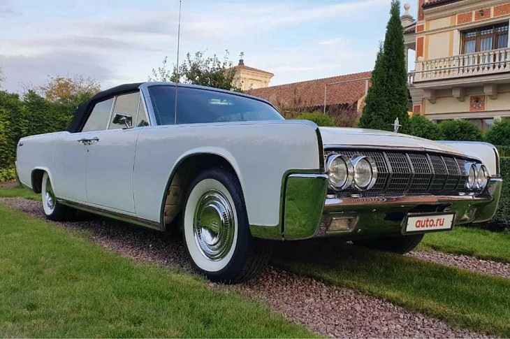 В России продают коллекционный Lincoln Continental 1964 года за 8,8 млн