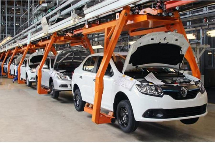 АвтоВАЗ показал лучший октябрь с 2014 года