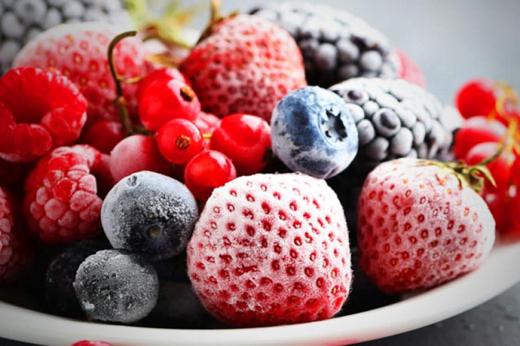Сохраняются ли витамины в ягодах и фруктах при заморозке? 