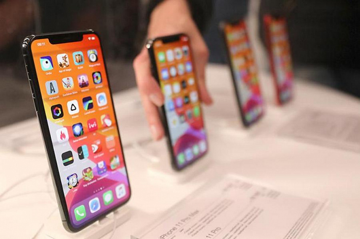 Россияне стали выбирать более автономные смартфоны