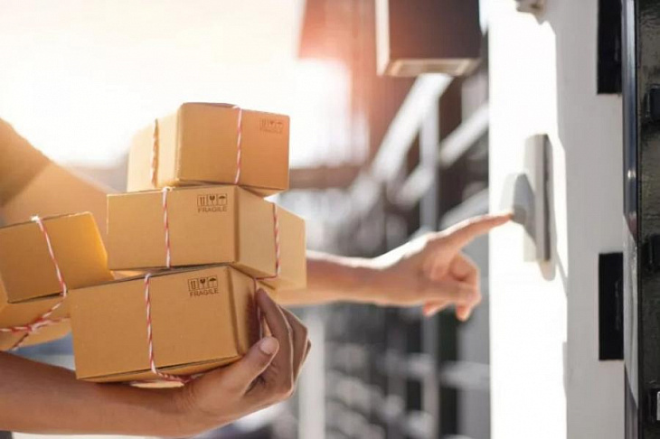 «Почта России» начала принимать заказы интернет-магазинов с доставкой до двери во всех регионах России