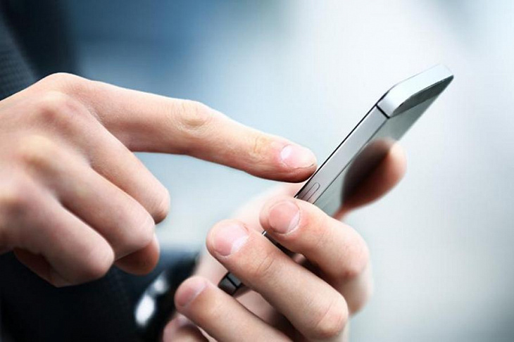 Эксперт рассказал об опасности хранения некоторых вещей возле смартфона