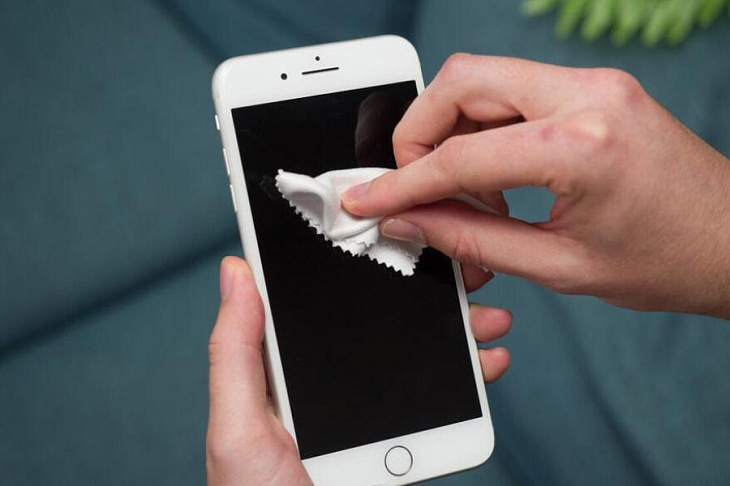 Гигиена общения: как правильно дезинфицировать смартфон