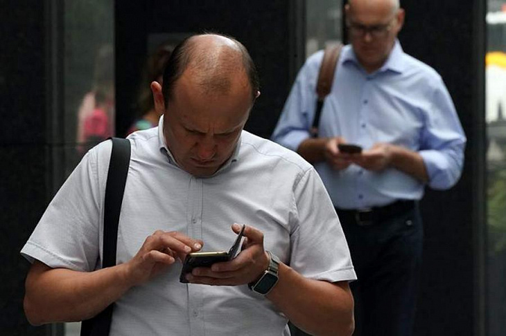 Врачи рассказали о способах сохранить зрение при использовании гаджетов