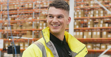 Как бывший курьер создал «Nike для зумеров» и почти стал миллиардером