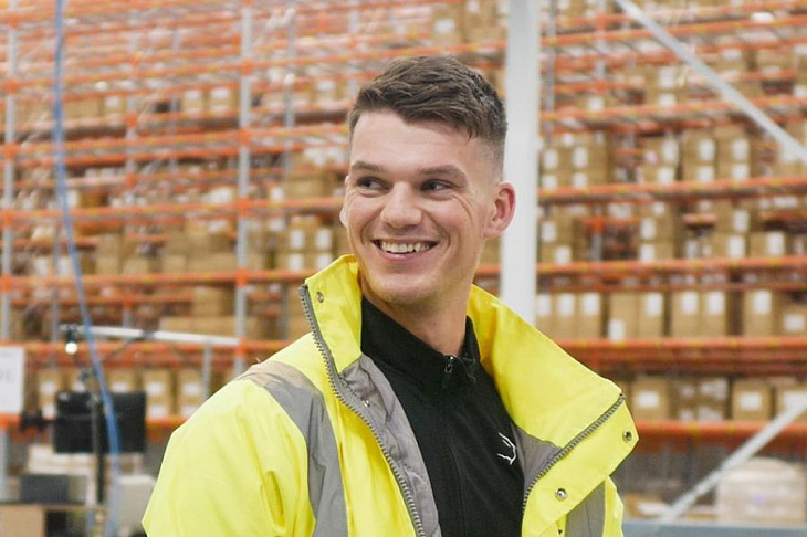 Как бывший курьер создал «Nike для зумеров» и почти стал миллиардером