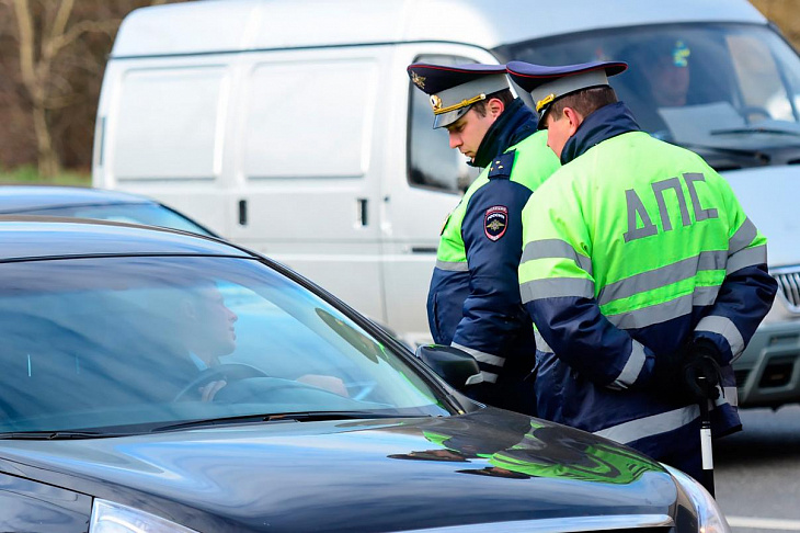 ГИБДД рассказала автомобилистам, чем заканчивается дача взятки инспектору