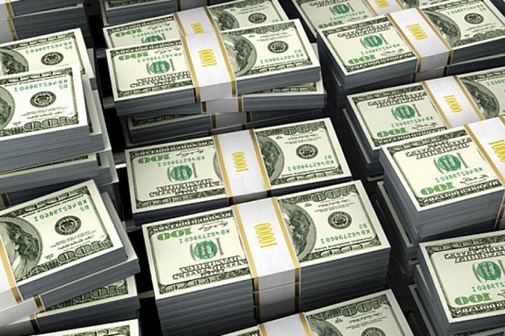 Россияне сняли с валютных вкладов $5 млрд за месяц 