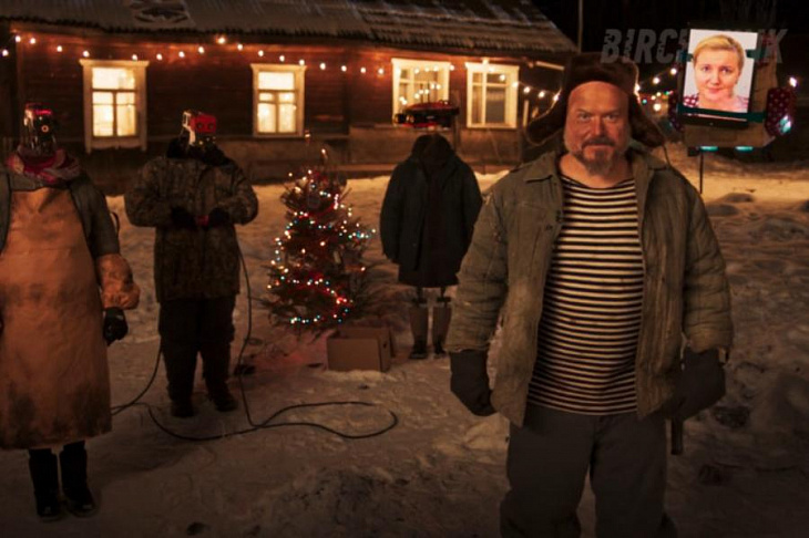 «Раз, два, три, ёлочка — гори!» — опубликован новогодний ролик о кибердеревне