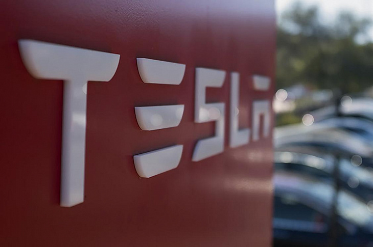 Илону Маску предложили построить заводит Tesla в Беларуси