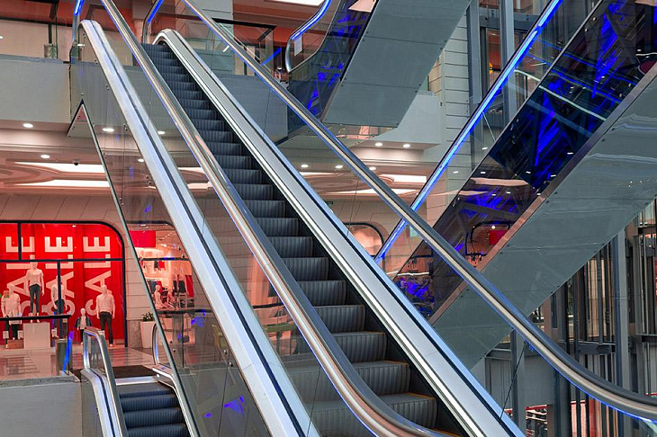 Один из крупнейших сервисов аренды автомобилей Hertz объявил о банкротстве