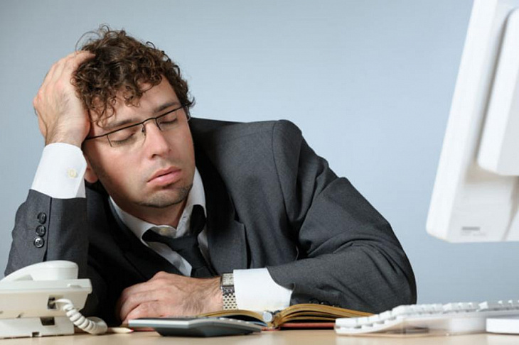 Почему после обеда хочется спать? Причины и как бороться