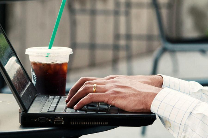 Опрос: россиянам на «удаленке» не хватает движения и разговоров с коллегами