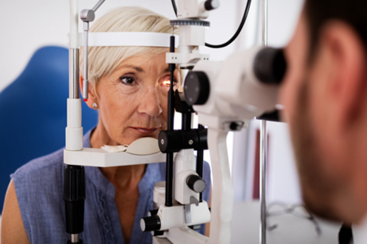 Невролог рассказал, как отличить глазной тик от серьезной болезни