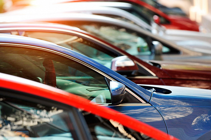 «Больше всего подорожают иномарки». Цены на машины перепишут в марте