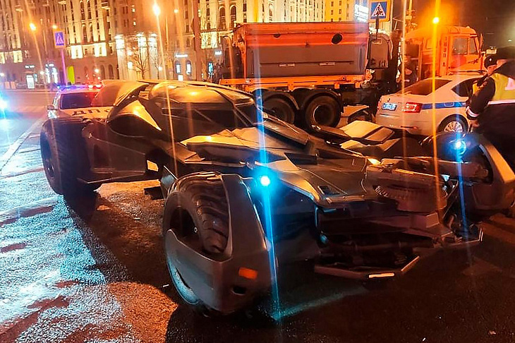 Бэтмобиль и гигантский Beetle. 7 самых необычных машин для города.